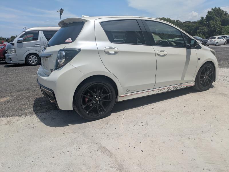 TOYOTA VITZ 2014/10