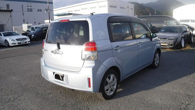 TOYOTA SPADE 2012/10