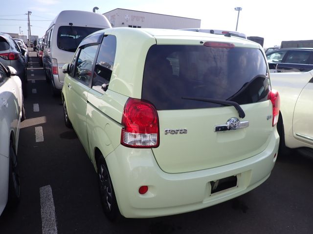 TOYOTA PORTE 2013/4