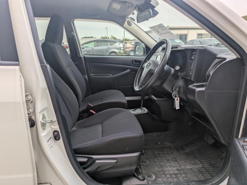 TOYOTA SUCCEED 2020/10