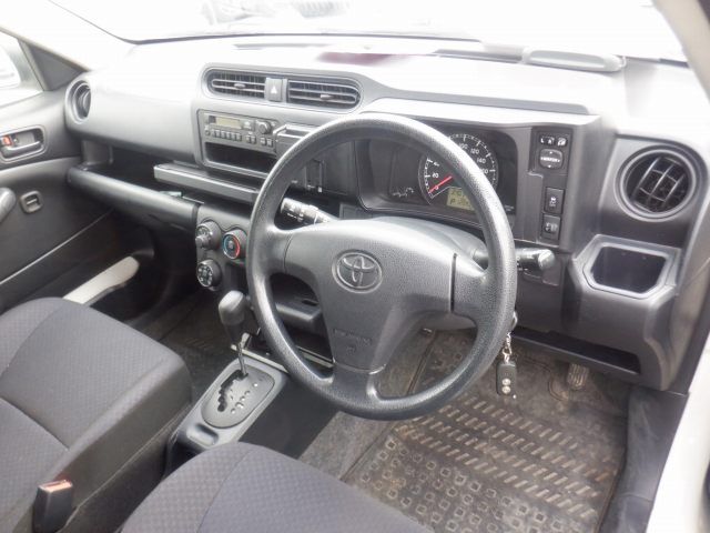 TOYOTA SUCCEED 2015/2