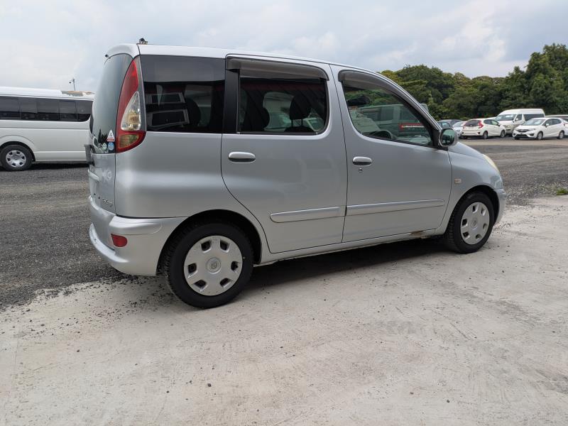 TOYOTA FUNCARGO 2004/5