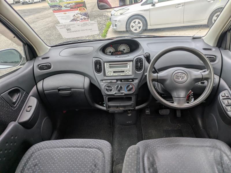 TOYOTA FUNCARGO 2004/5