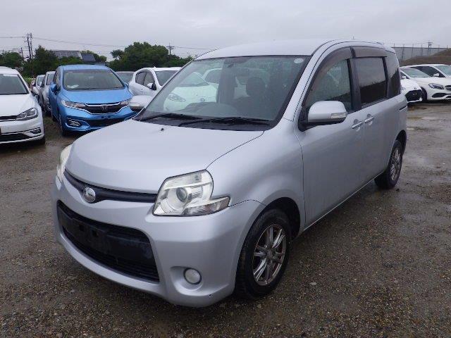 TOYOTA SIENTA 2011/8