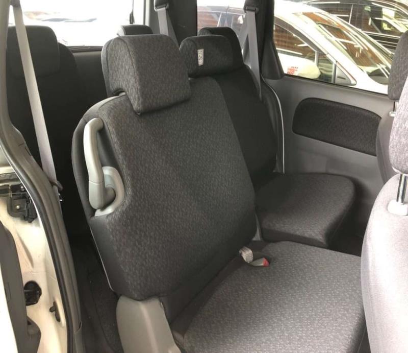 TOYOTA SIENTA 2011/9