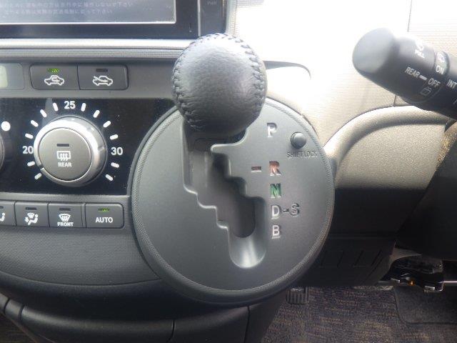 TOYOTA SIENTA 2012/11