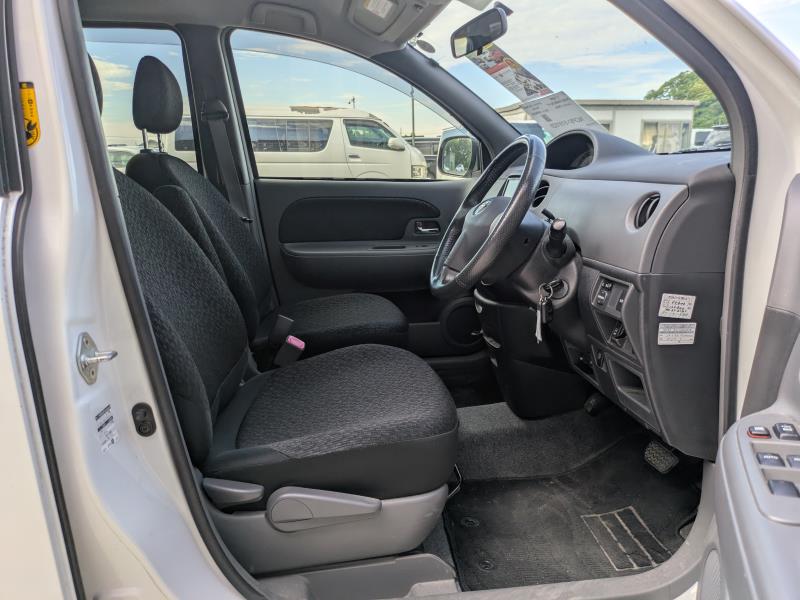 TOYOTA SIENTA 2013/3
