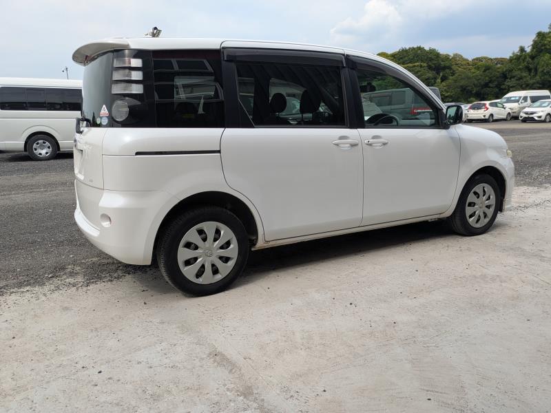 TOYOTA SIENTA 2008/1