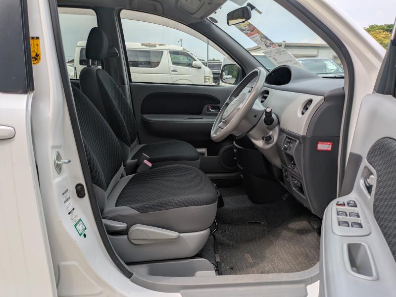 TOYOTA SIENTA 2008/1