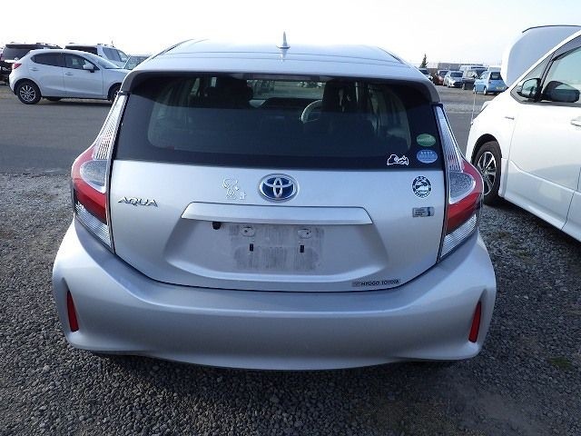 TOYOTA AQUA 2018/11