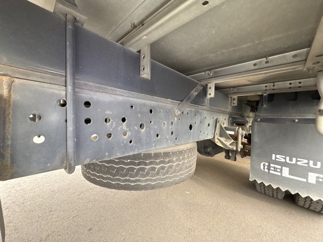 ISUZU ELF 2013/4