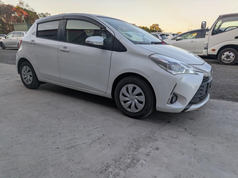 TOYOTA VITZ 2017/5