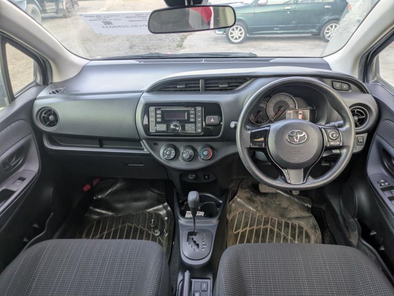TOYOTA VITZ 2017/5