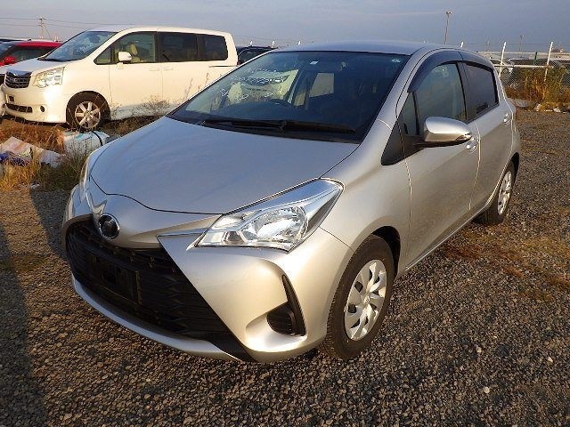 TOYOTA VITZ 2019/4