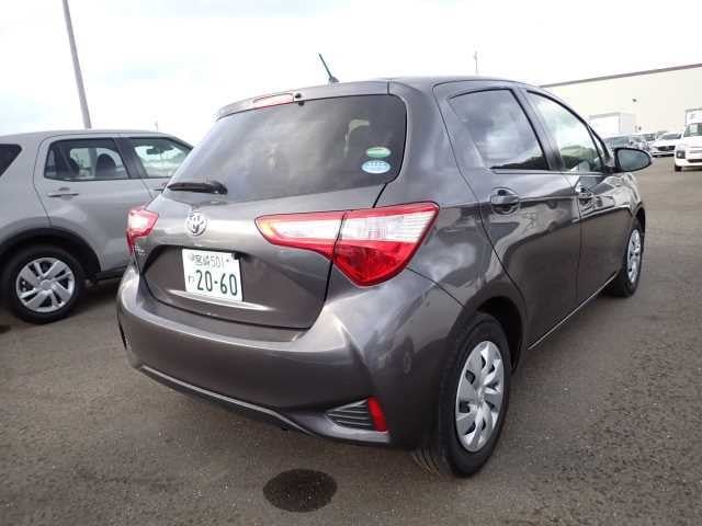 TOYOTA VITZ 2019/11