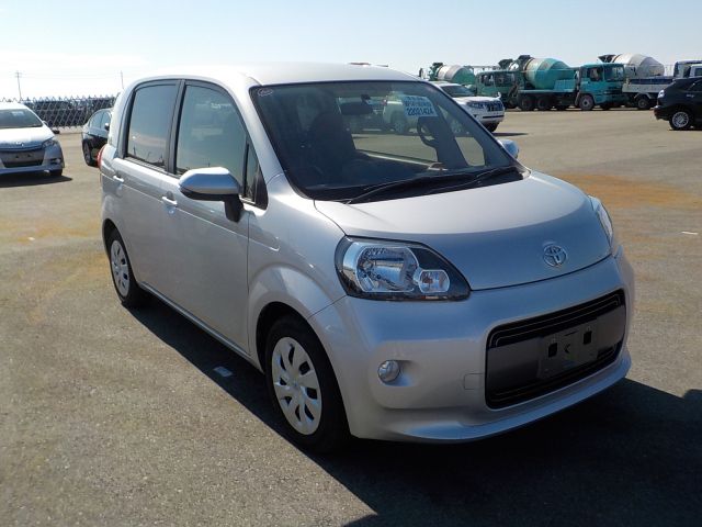 TOYOTA PORTE 2016/7