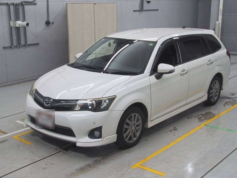 TOYOTA COROLLA FIELDER 2013/4