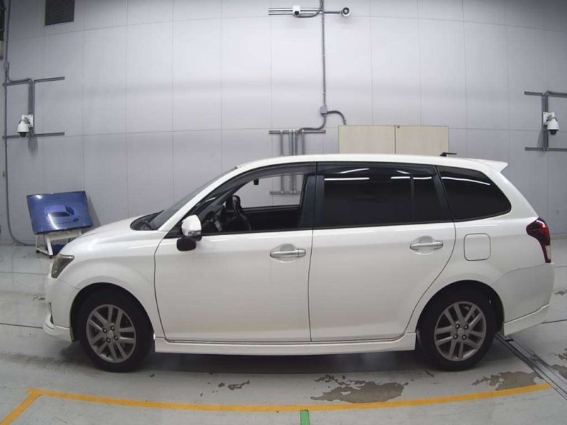 TOYOTA COROLLA FIELDER 2013/4