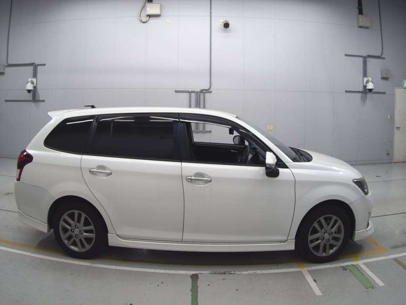 TOYOTA COROLLA FIELDER 2013/4