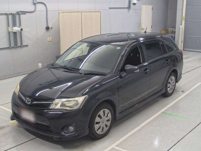 TOYOTA COROLLA FIELDER 2013/8