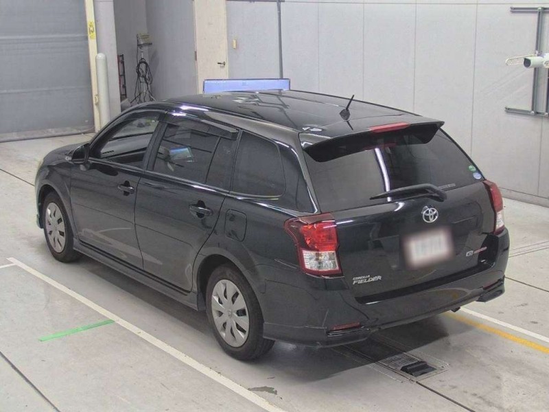 TOYOTA COROLLA FIELDER 2013/8