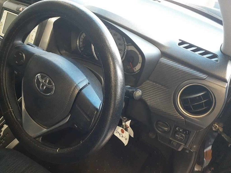 TOYOTA COROLLA FIELDER 2013/8