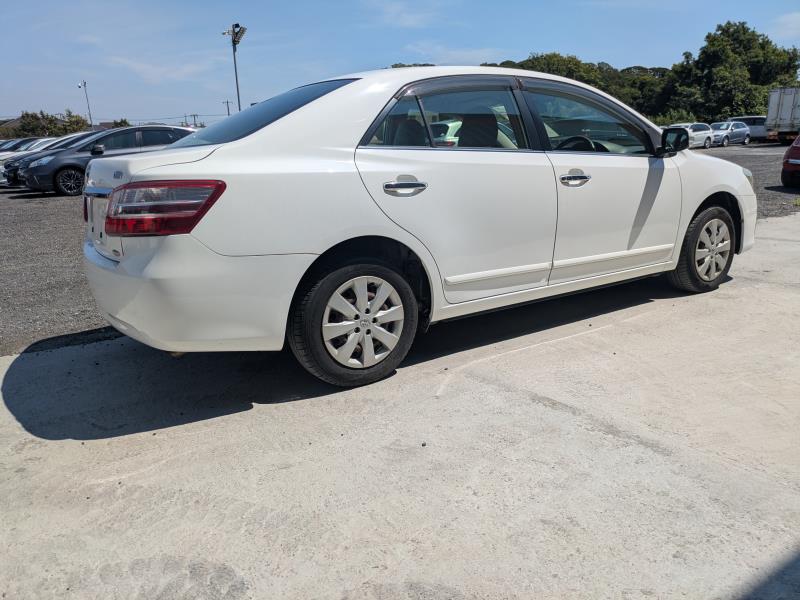 TOYOTA PREMIO 2012/6