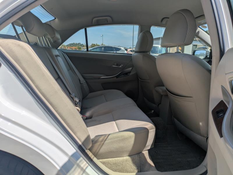 TOYOTA PREMIO 2012/6