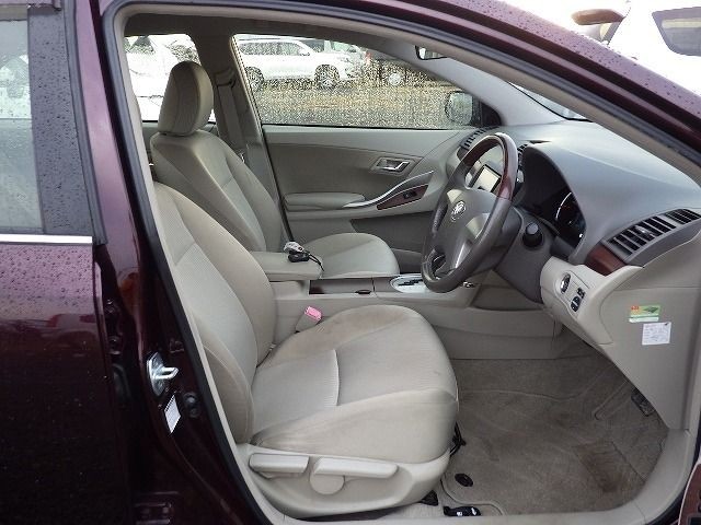 TOYOTA PREMIO 2012/11