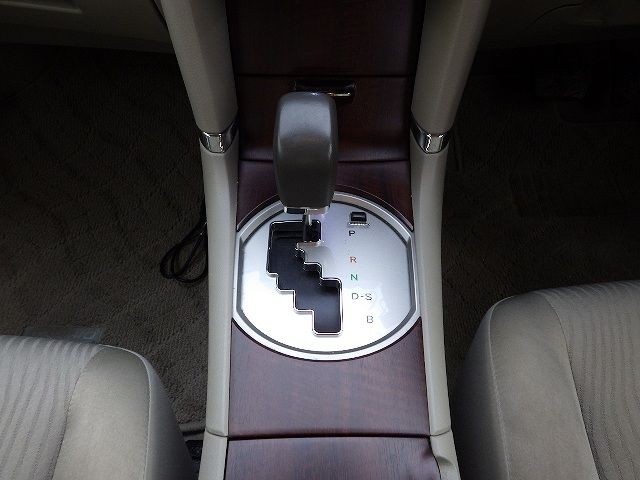 TOYOTA PREMIO 2012/11