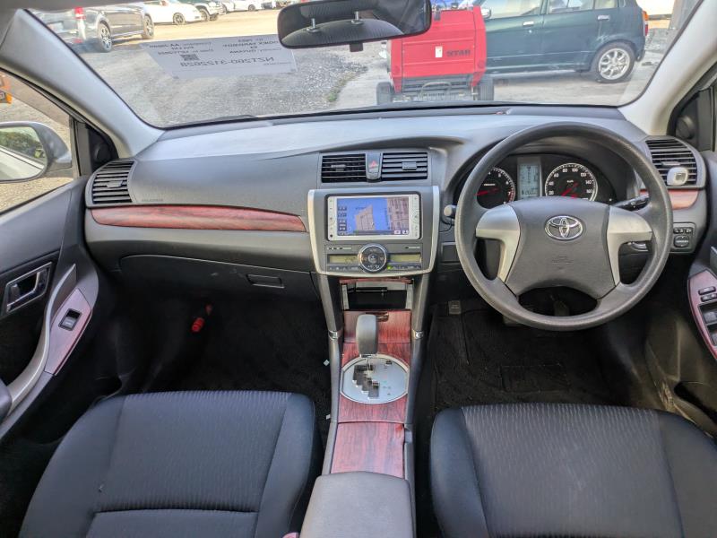 TOYOTA PREMIO 2012/10