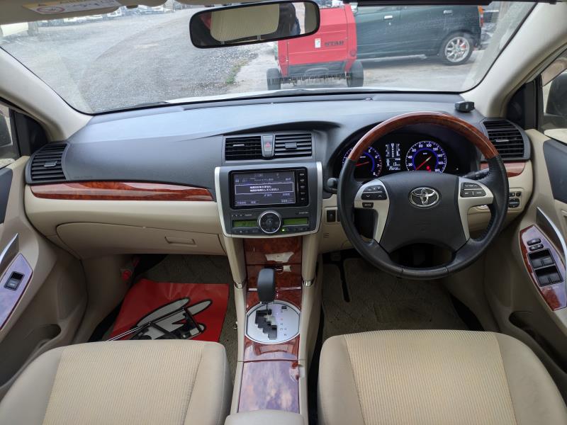 TOYOTA PREMIO 2015/12