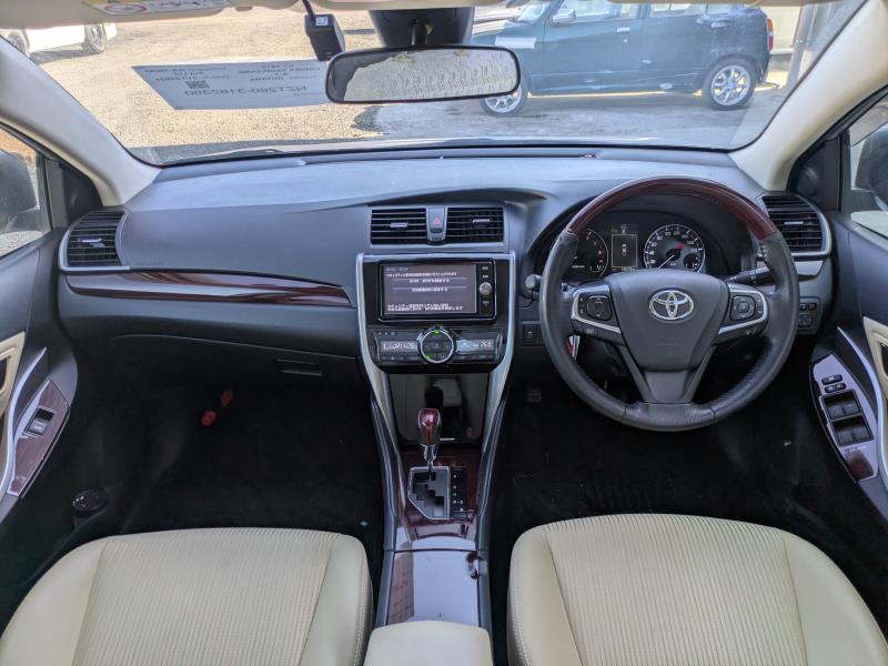 TOYOTA PREMIO 2016/10