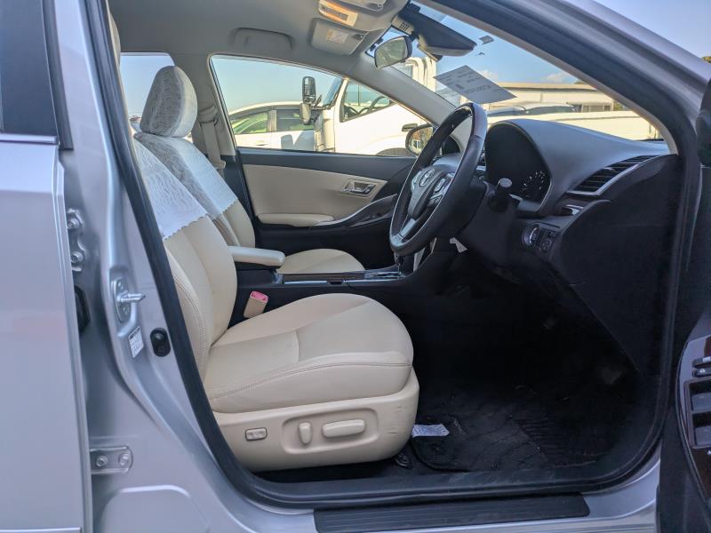 TOYOTA PREMIO 2016/10