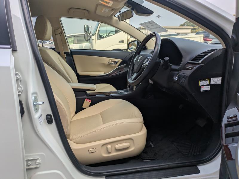 TOYOTA PREMIO 2019/1