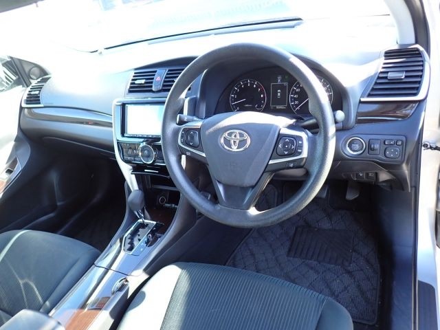 TOYOTA PREMIO 2019/11