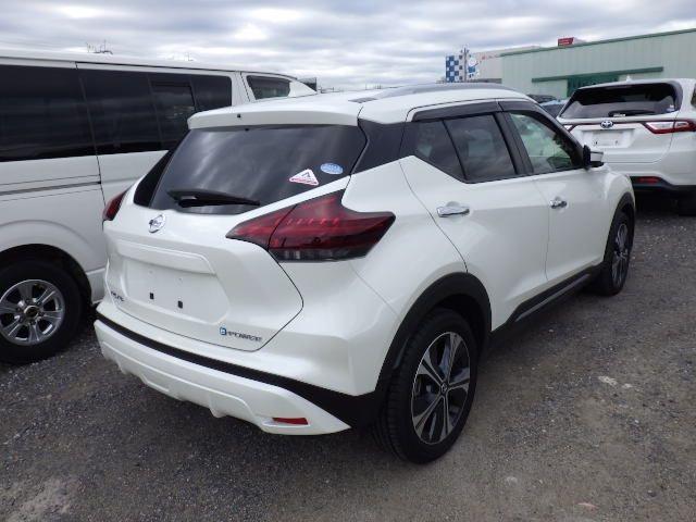 NISSAN KICKS 2025/9