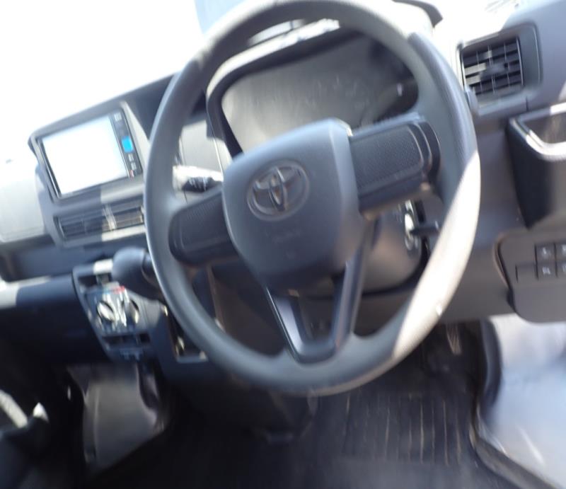 TOYOTA PIXIS VAN 2023/1