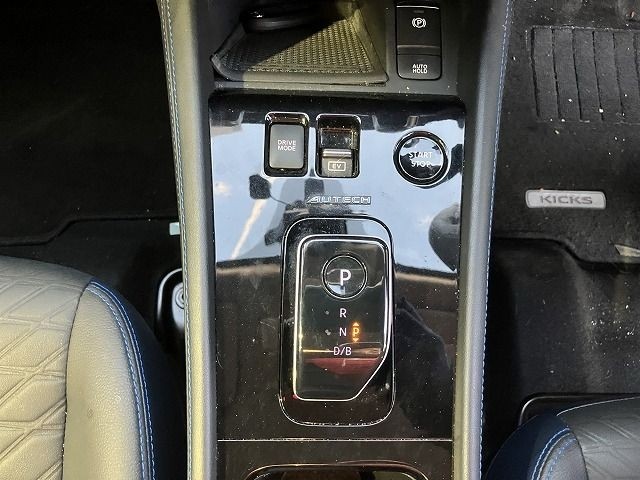 NISSAN KICKS 2022/10