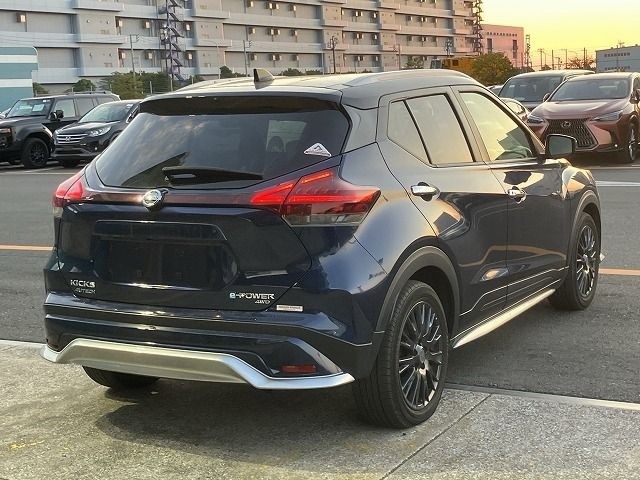 NISSAN KICKS 2022/10