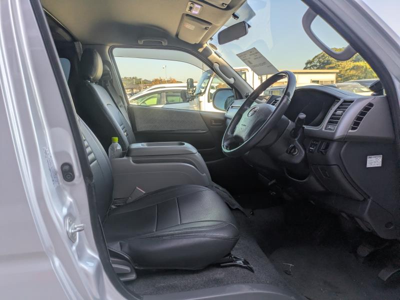 TOYOTA REGIUSACE 2008/6