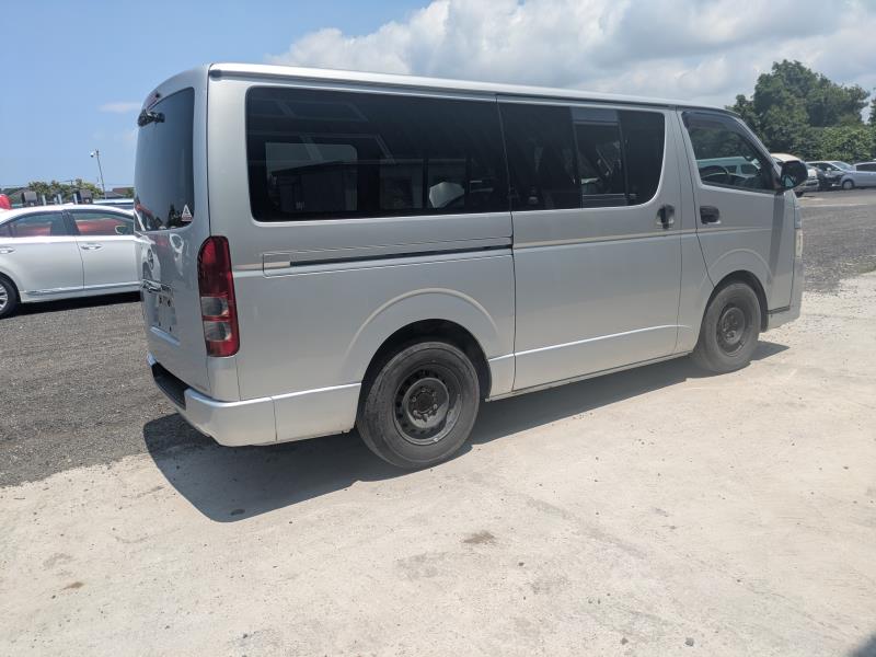 TOYOTA HIACE-V 2011/1