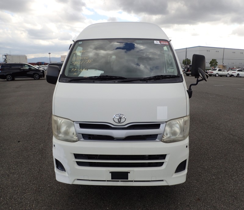 TOYOTA HIACE 2011/7