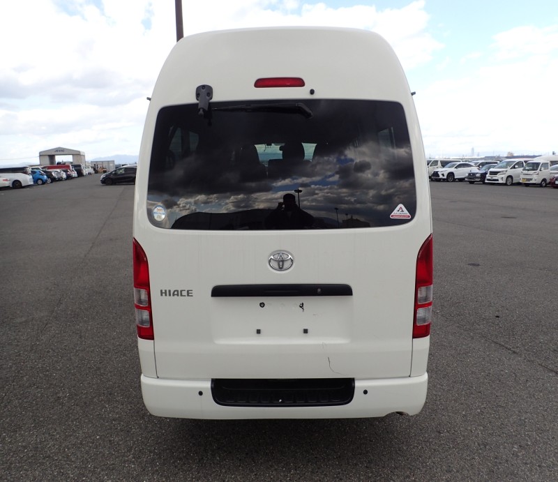 TOYOTA HIACE 2011/7