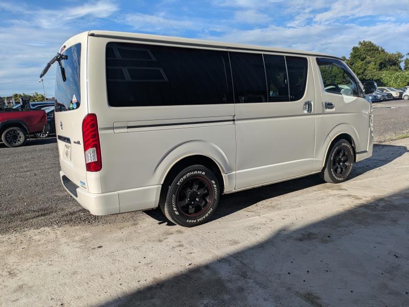 TOYOTA REGIUSACE 2013/8