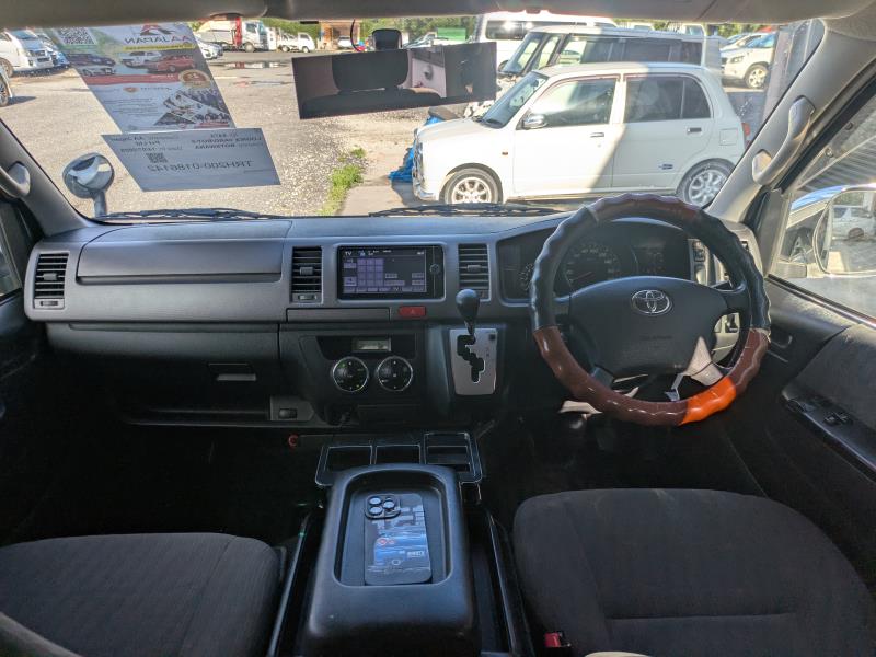 TOYOTA REGIUSACE 2013/8