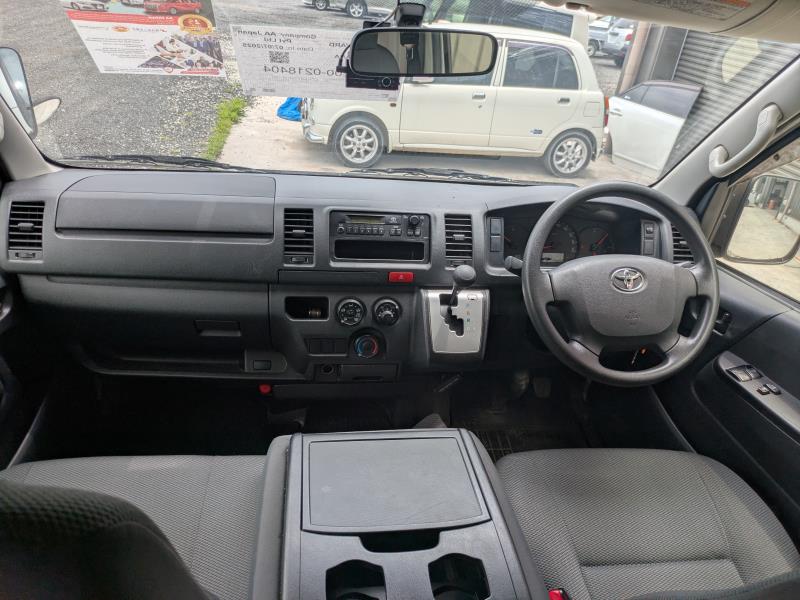 TOYOTA HIACE 2015/5