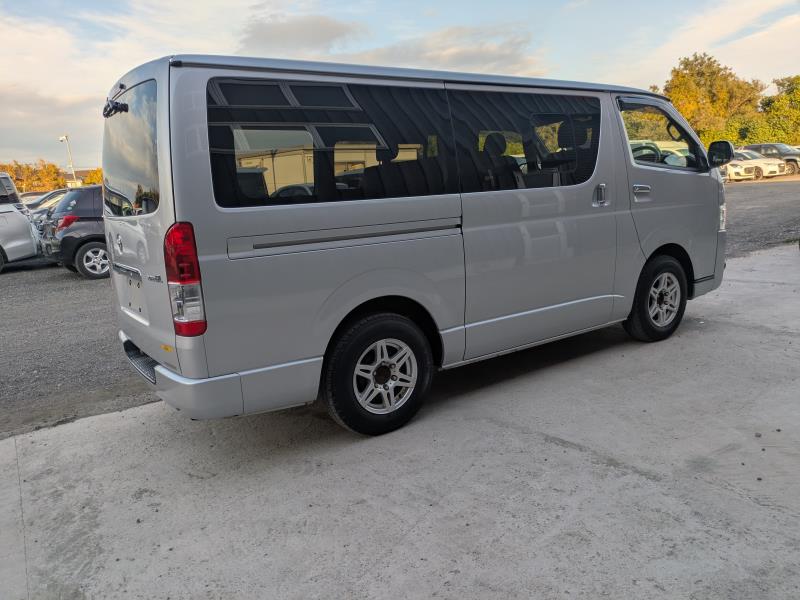 TOYOTA HIACE 2015/7