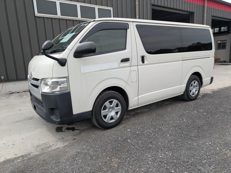 TOYOTA HIACE 2015/8