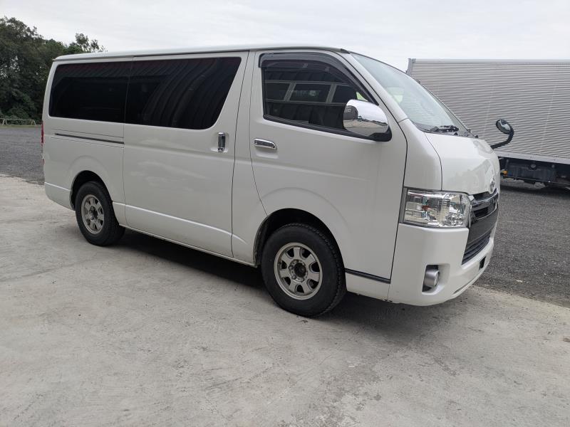 TOYOTA HIACE 2019/1